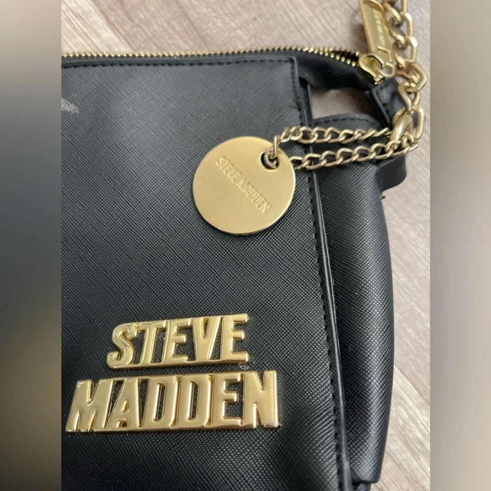 Steve Madden black gold monogram crossbody bag classy designer y2K chain strap